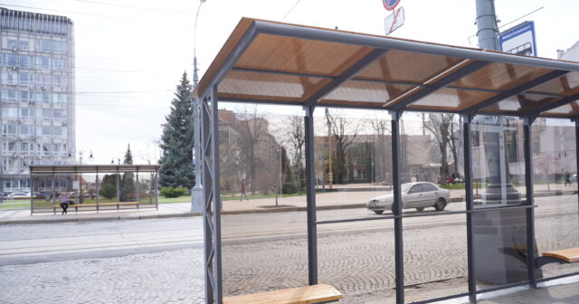 У Вінниці на Соборній облаштували дві зупинки для громадського транспорту