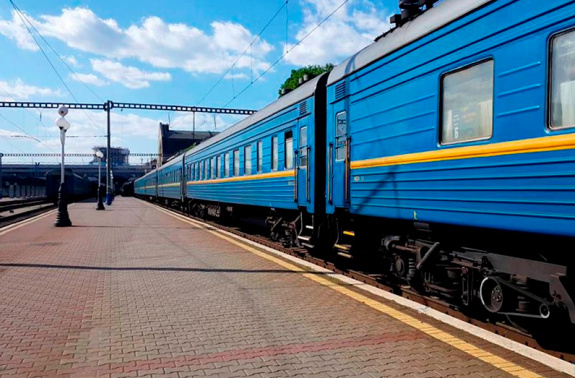 “Укрзалізниця” відновлює курсування потягів до Чернівецької області через Вінниччину