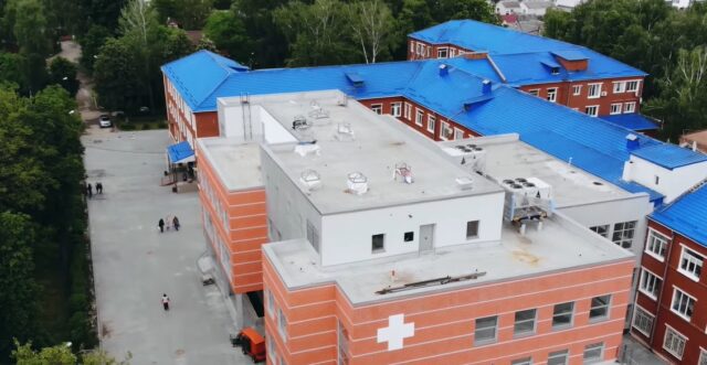У новому корпусі лікарні ШМД у Вінниці завершили основні будівельні роботи. ВІДЕО