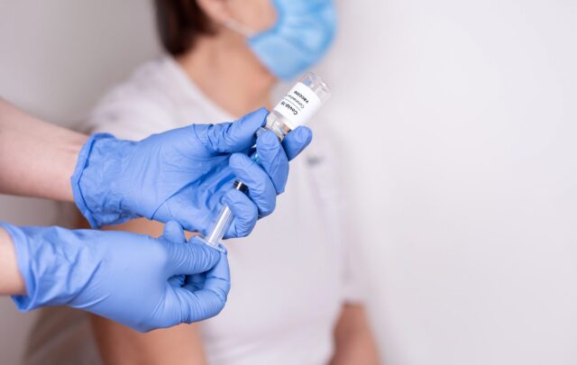 Минулими вихідними на Вінниччині близько двох тисяч осіб вакцинували проти COVID-19
