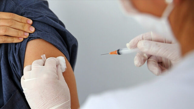 Щодня більше тисячі щеплень: у Вінниці зростає кількість охочих вакцинуватися від COVID-19