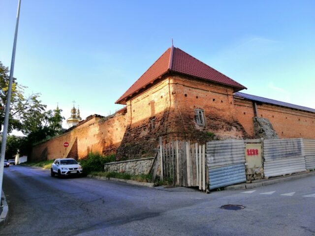Міська рада планує передати пів мільйона субвенції на реставрацію “Вінницьких мурів”