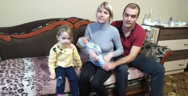 У селі на Вінниччині влаштували благодійний ярмарок, аби допомогти вилікувати немовля