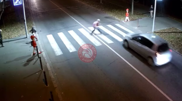 У Вінниці автівка наїхала на дівчинку, яка переходила дорогу на пішохідному переході