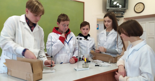 “Chemical space”: у вінницькій школі №10 створили лабораторний майданчик