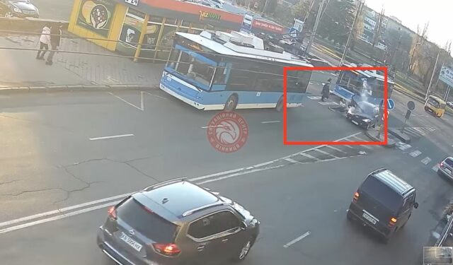 “Ситуаційний центр” опублікував відео ДТП з пішоходами на вулиці Київській