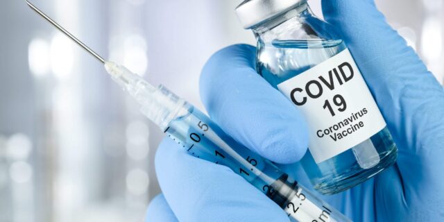 В Україні планують запустити бустерне вакцинування від коронавірусу на початку 2022 року