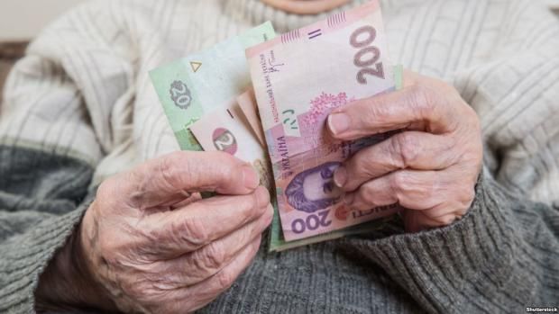 У Вінниці пенсіонерка обміняла понад 300 тисяч гривень на сувенірні гроші