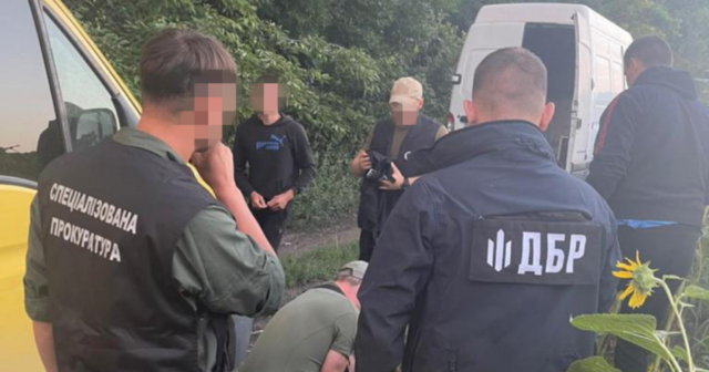 Начальник відділу та інспектор Могилів-Подільського прикордонного загону “покривали” незаконні рубки лісу