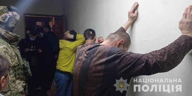 Вінницькі ув’язнені ошукали українців на понад пів мільйона гривень