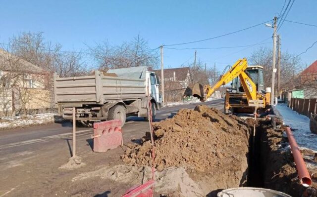 У Вінниці на вулиці Молодогвардійській почали будівництво самопливної каналізації
