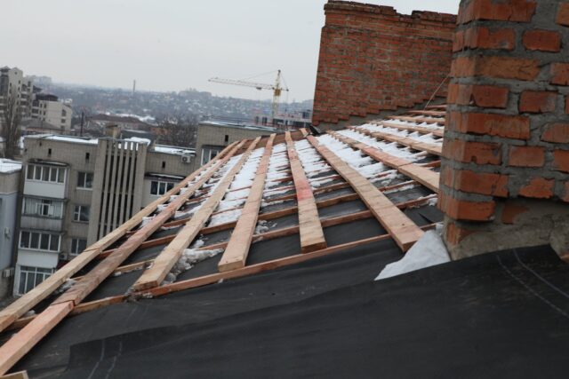 У Вінниці капітально відремонтують дахи 24 багатоповерхівок
