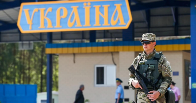 В Україні дозволили тимчасово виїжджати за кордон кільком категоріям військовозобов’язаних чоловіків