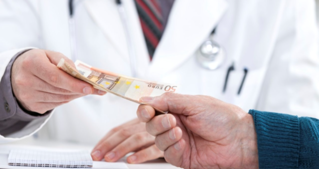 На Вінниччині затримали лікаря під час отримання хабаря в 15 тисяч гривень