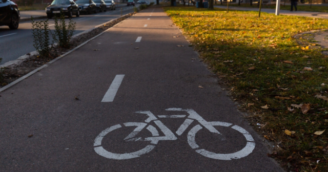У Вінниці пропонують облаштувати пішохідну та велосипедну доріжки на Барському шосе. ПЕТИЦІЯ