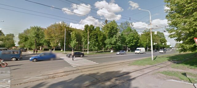 У Вінниці пропонують встановити обмежувач швидкості на перехресті Хмельницького шосе та вулиці Писарєва. ПЕТИЦІЯ