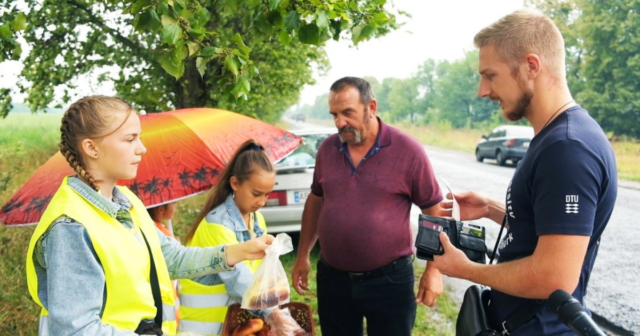 На Вінниччині діти збирають гроші на дрон для односельців, які зараз боронять Україну