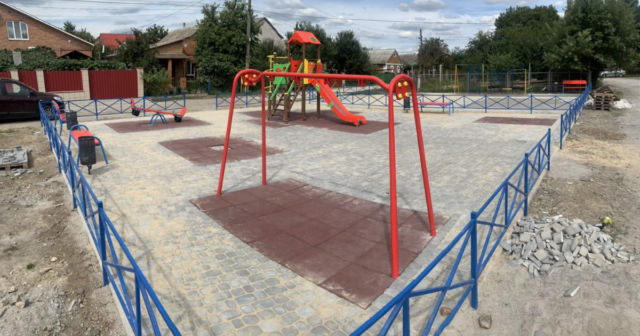 У Вінниці на Сабарові модернізують дитячий майданчик в рамках “Бюджету громадських ініціатив”