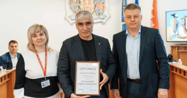 У Вінниці ветерану АТО Араму Степаняну вручили сертифікат на купівлю легкового автомобіля