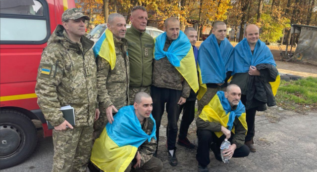 Україна обміняла з російського полону 52 українців