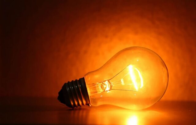 У “Вінницяобленерго” повідомили про графік аварійних відключень електроенергії ввечері 25 жовтня