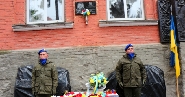 На Вінниччині відкрили меморіальну дошку на честь загиблого бійця Андрія Токарчука