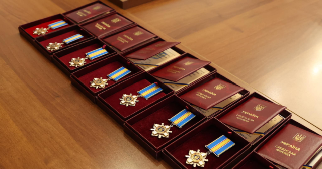 Ордени «За мужність» вручили родинам восьми загиблих нацгвардійців з Вінниччини