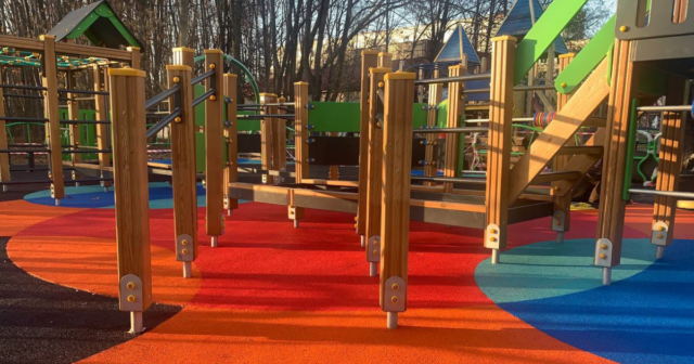 У Вінниці завершили капремонт інклюзивного дитячого майданчика на території Вишенського парку