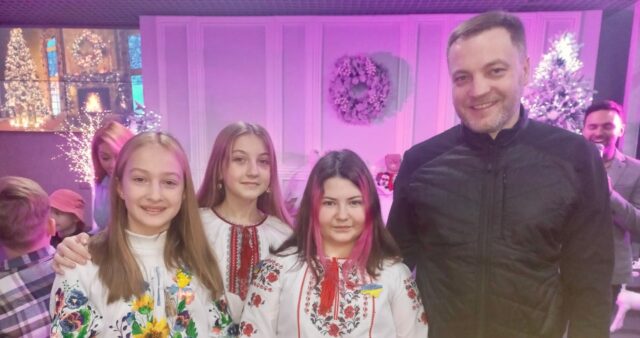 У МВС України нагородили трьох школярок-волонтерок з Вінниччини, які зібрали понад 200 тисяч гривень на ЗСУ