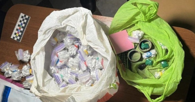 Майже 600 підготовлених для продажу доз наркотиків: у Вінниці затримали закладчика-гастролера