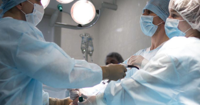 У Вінниці в рамках проєкту МОЗ для військових виконали перші операції зі встановлення імплантів для остеосинтезу