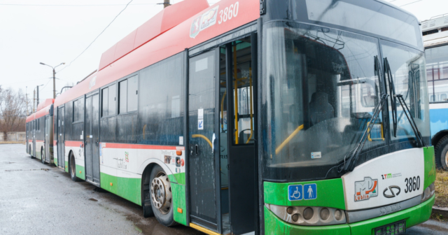 До Вінниці надійшли ще шість люблінських тролейбусів “Solaris”