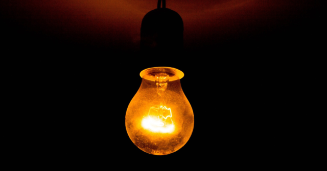 У “Вінницяобленерго” опублікували графік погодинних відключень світла на 2 лютого