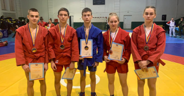 Вихованці вінницької спортшколи здобули вісім медалей на Чемпіонатах України з боротьби самбо