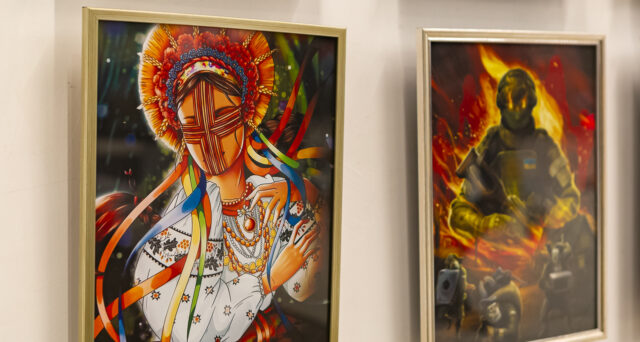 “Мистецтво України під час війни”: у Вінниці триває благодійна виставка-продаж копій мистецьких робіт