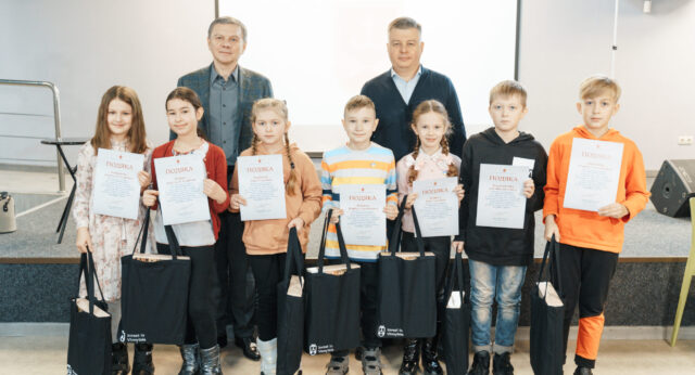 У Вінниці нагородили 20 дітей, які зібрали для ЗСУ майже мільйон гривень