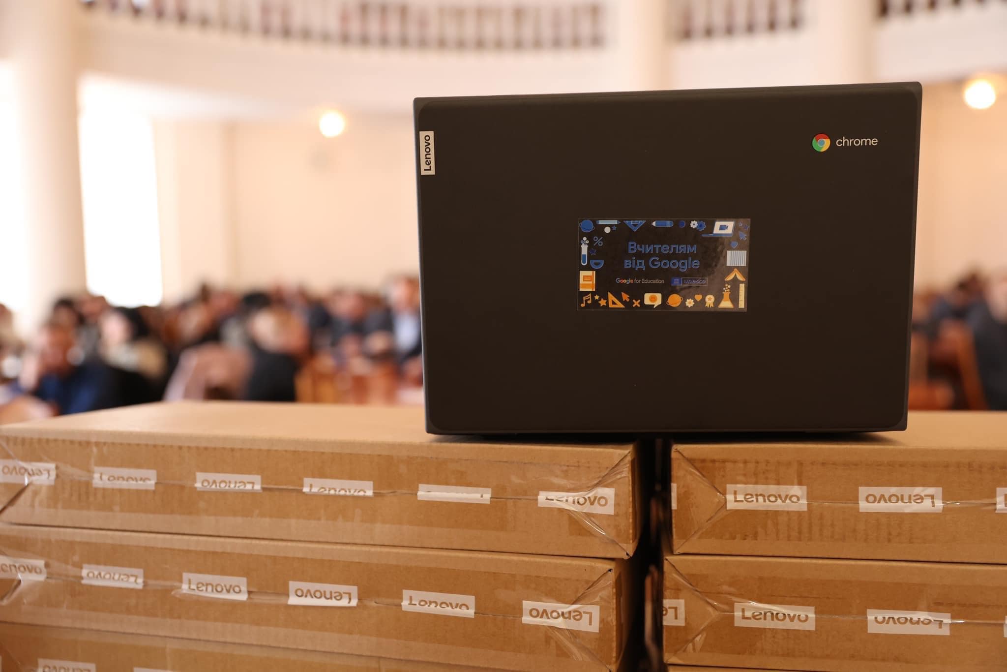 Освітні заклади Вінниччини отримали понад дві тисячі хромбуків в рамках проєкту «Ноутбук для кожного вчителя»