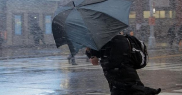 Дощ, мокрий сніг, пориви вітру та ожеледиця: у Вінниці та області очікується погіршення погодних умов
