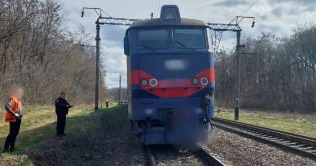 Поліція встановлює особу чоловіка, якого смертельно травмував потяг на Вінниччині