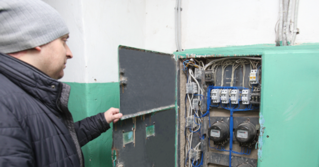 У п’яти багатоквартирних будинках Вінниці оновлюють застарілі системи електропостачання