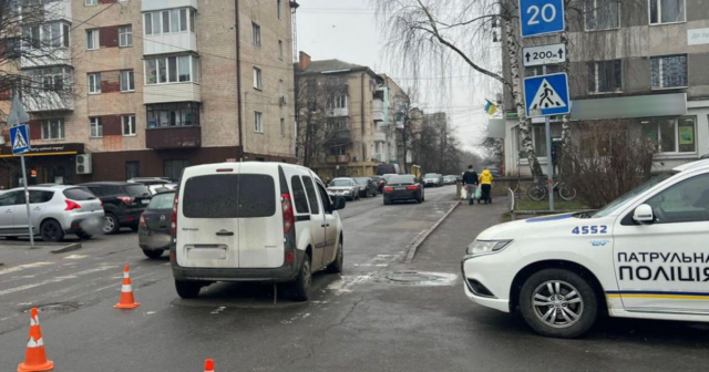 У Вінниці на нерегульованому пішохідному переході авто збило семирічну дівчинку