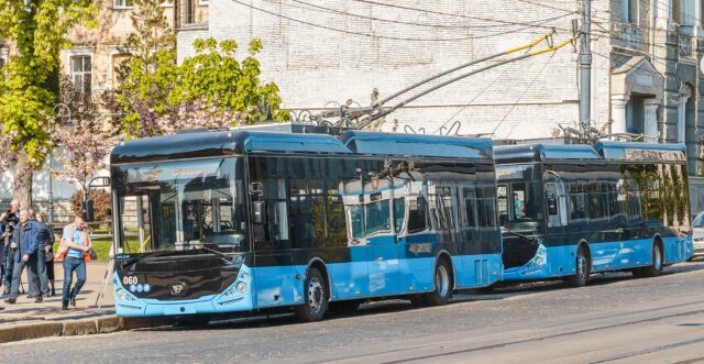 У Вінниці зібрали та випустили на маршрути ще два тролейбуси VinLine