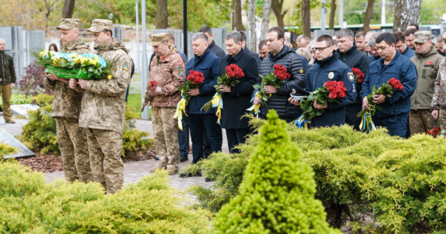 У Вінниці на оновленому Меморіалі Борців з нацизмом вшанували пам’ять загиблих в Другій світовій війни. ФОТО
