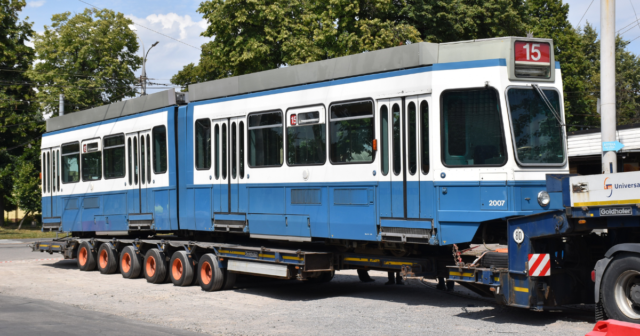 До Вінниці надійшли ще чотири вагони “Tram2000”. ВІДЕО