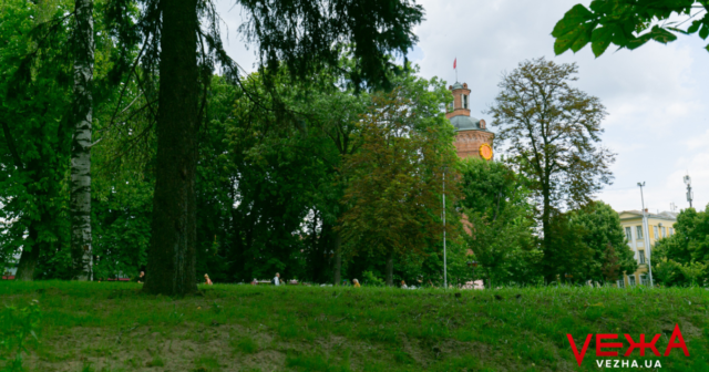 У Вінниці озеленили територію колишнього меморіалу в центрі міста. ФОТО