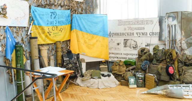 У вінницькому краєзнавчому музеї відкрили експозицію в межах виставки «України щит»