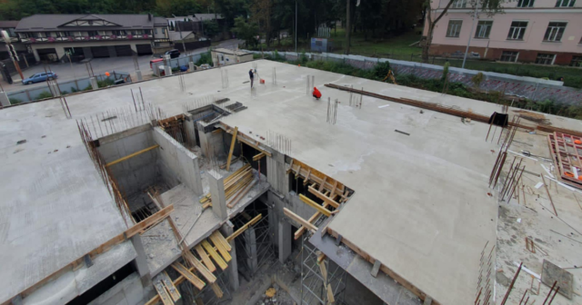 Будують другий поверх: у Вінниці триває будівництво Муніципального будинку на Привокзальній