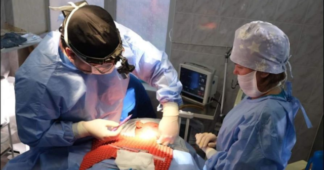 У вінницькій лікарні провели унікальну операцію з реконструкції та ендопротезування кісток обличчя за допомогою 3D-технологій