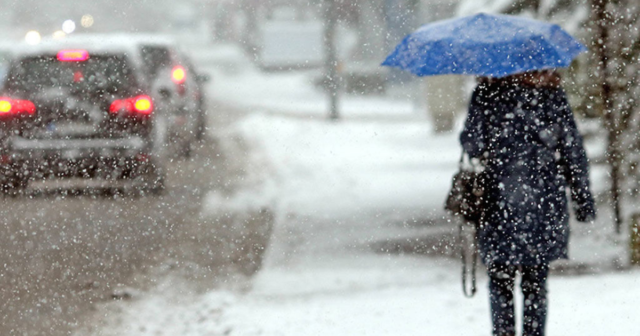 Пориви вітру, мокрий сніг та ожеледиця: прогноз погоди у Вінниці та області