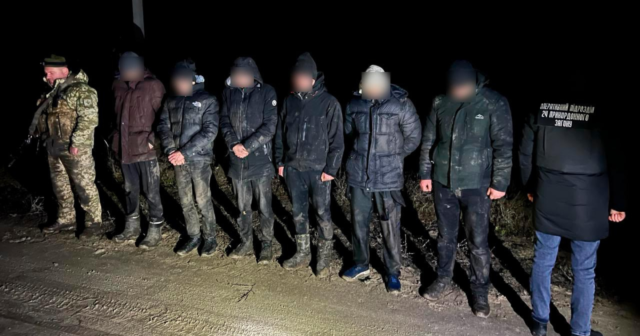 На Вінниччині затримали шістьох чоловіків, які намагались незаконно перетнути кордон
